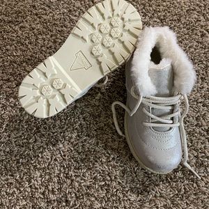 Girl fur boots white shimmery